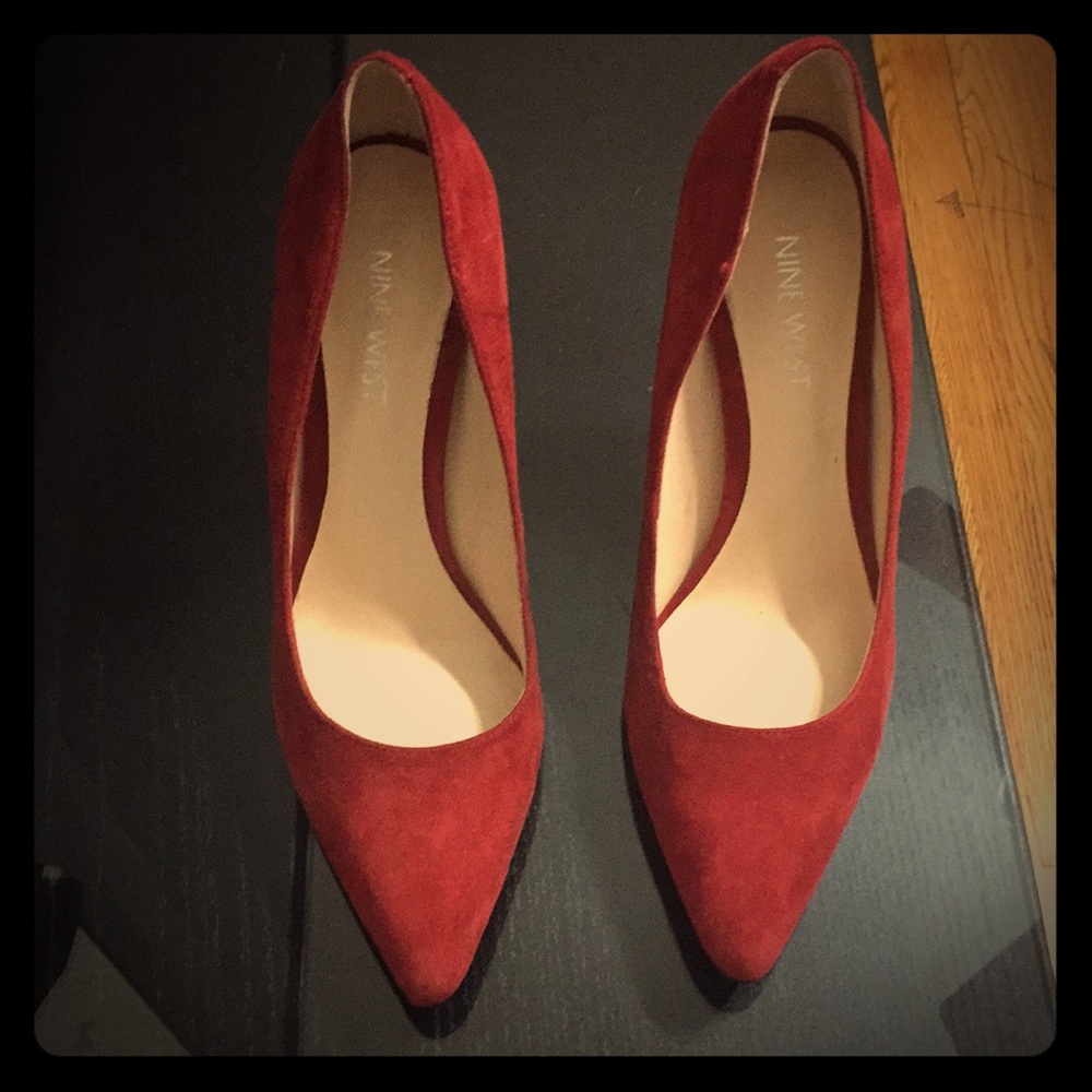 Nine West Burgundy Pointed Toe Suede Heels Pumps